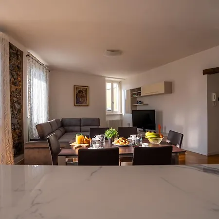 Apartment In - *